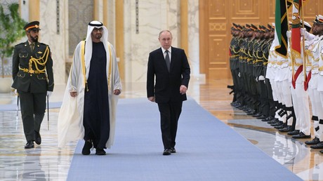 Vladimir Poutine se rend aux Émirats arabes unis et en Arabie saoudite
