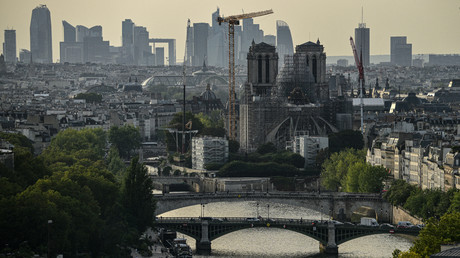 «Coup de frein» sur le marché immobilier, les Français subissent la hausse des taux d'intérêts