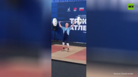 93-year-old claims weightlifting title in Russia (VIDEO)